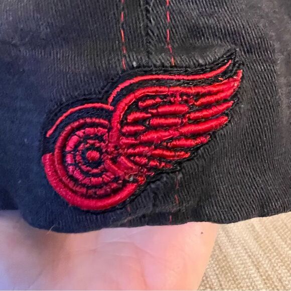 Rare Vintage Detroit Red Wings Zephyr cap with Z fit Official NHL - Picture 11 of 12